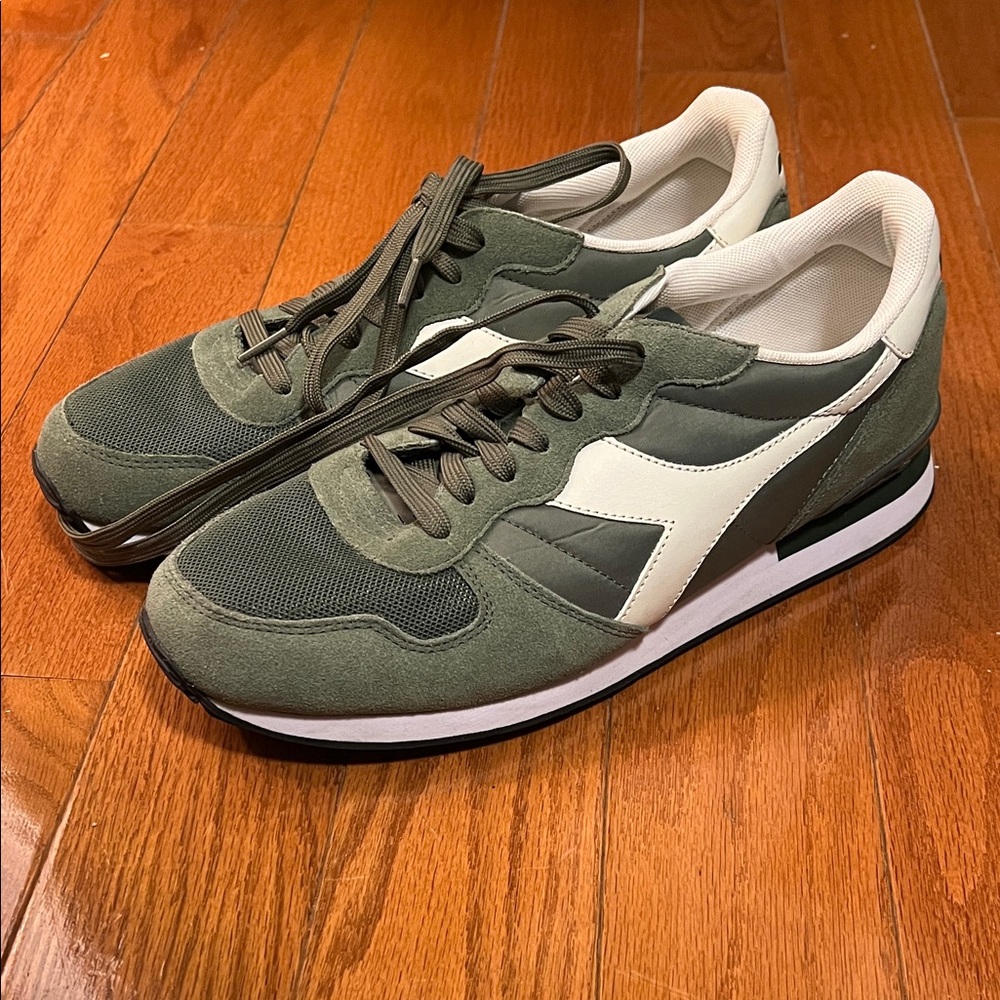 Diadora Camaro Men's Olive Green and White Sneakers